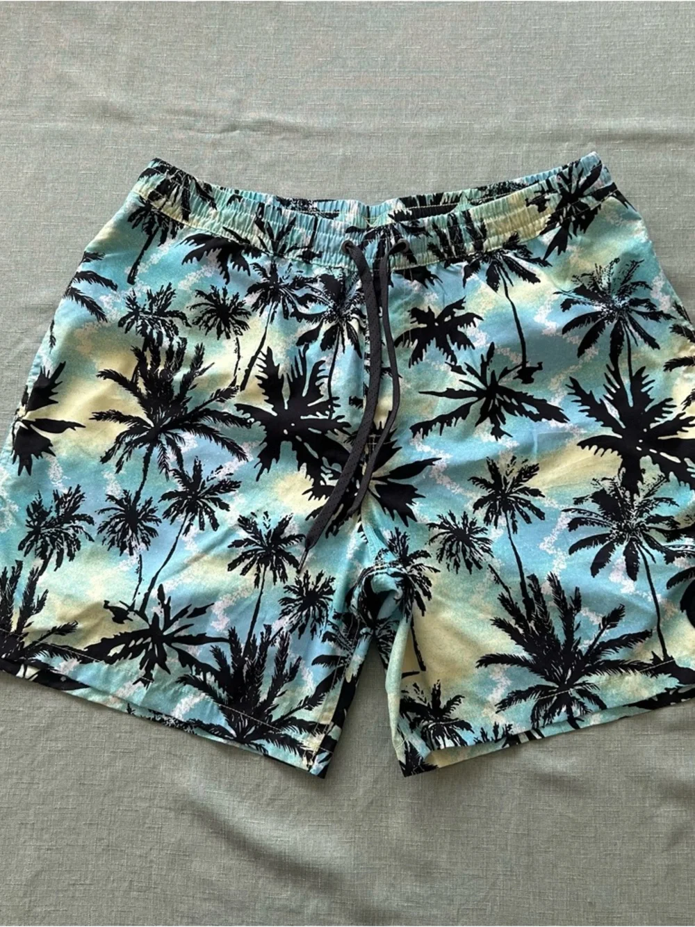 Men’s Quiksilver Black Palm Print Board Shorts